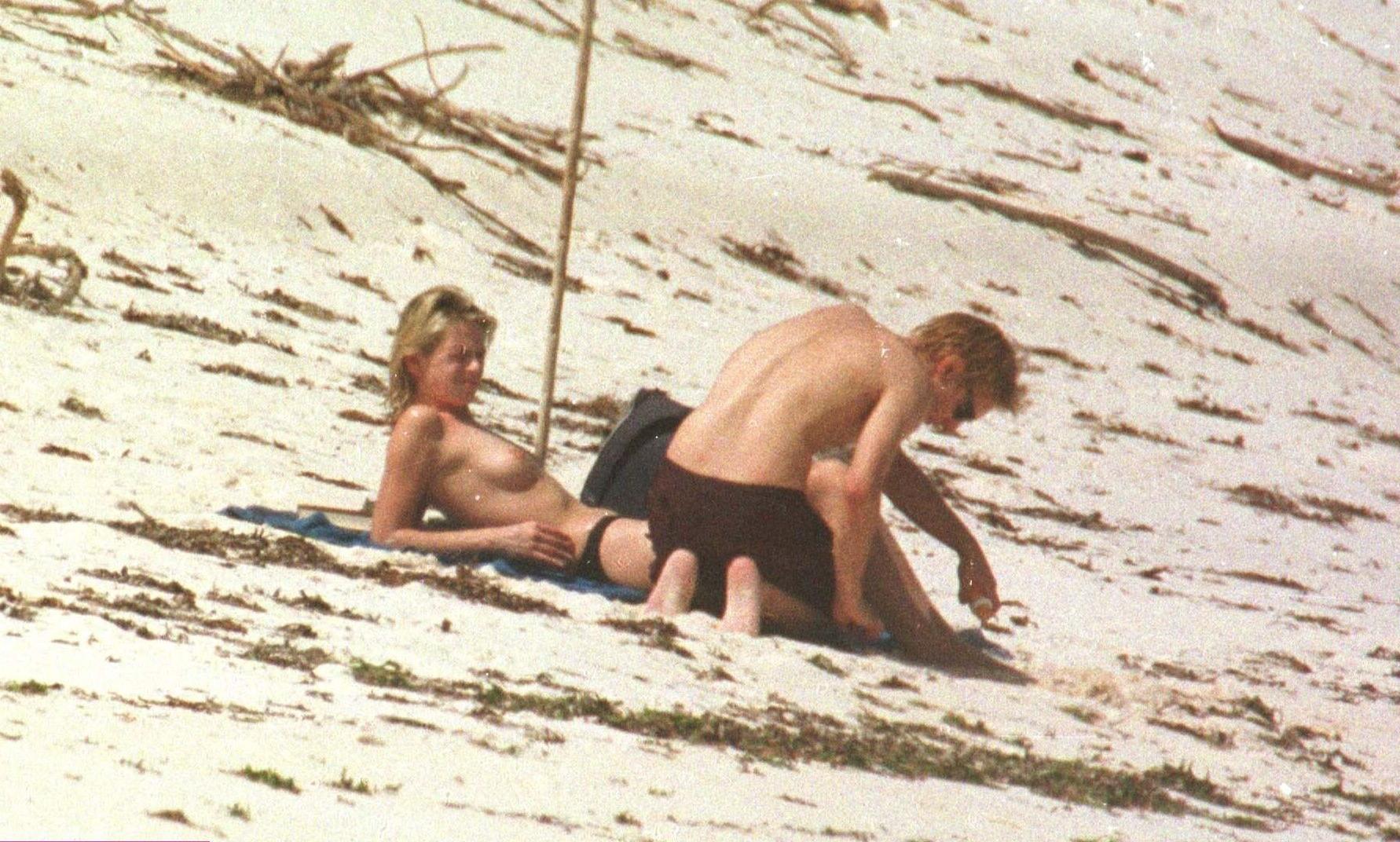 19P Zoe Ball nude