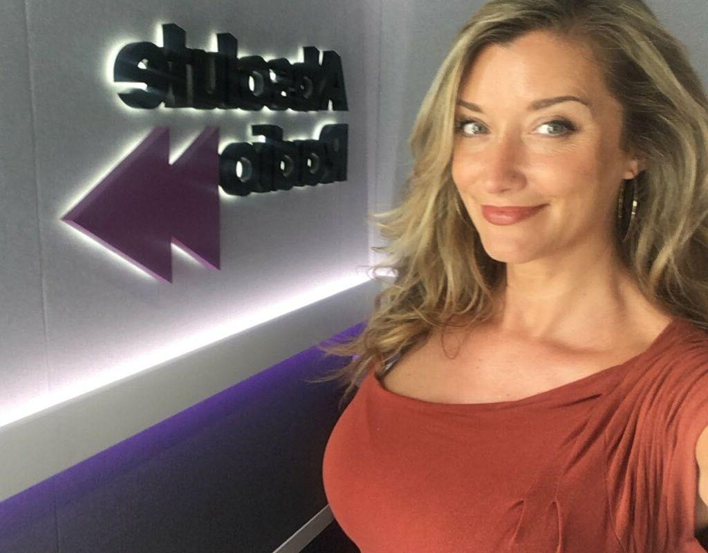 25P Sarah Champion nude