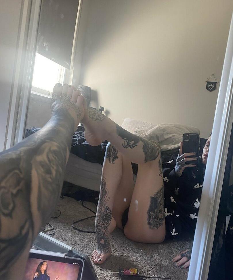 12P Erotic Funeral nude