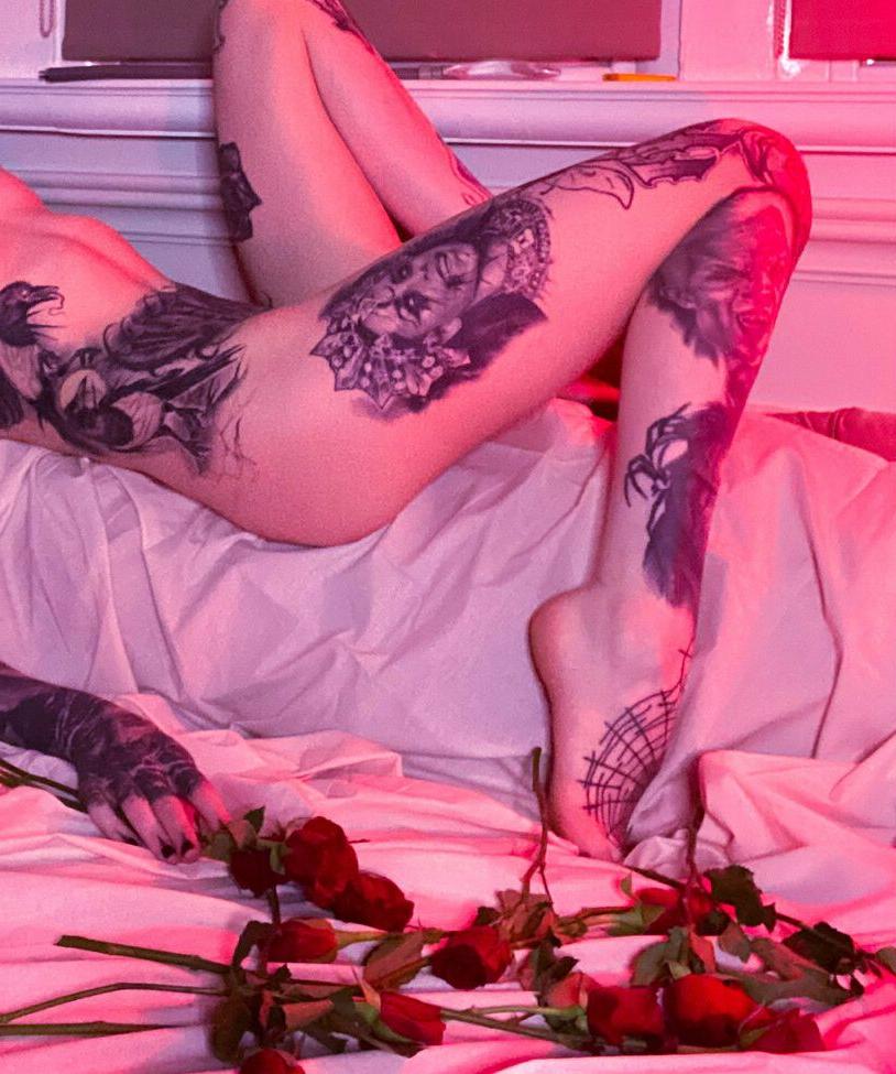 12P Erotic Funeral nude