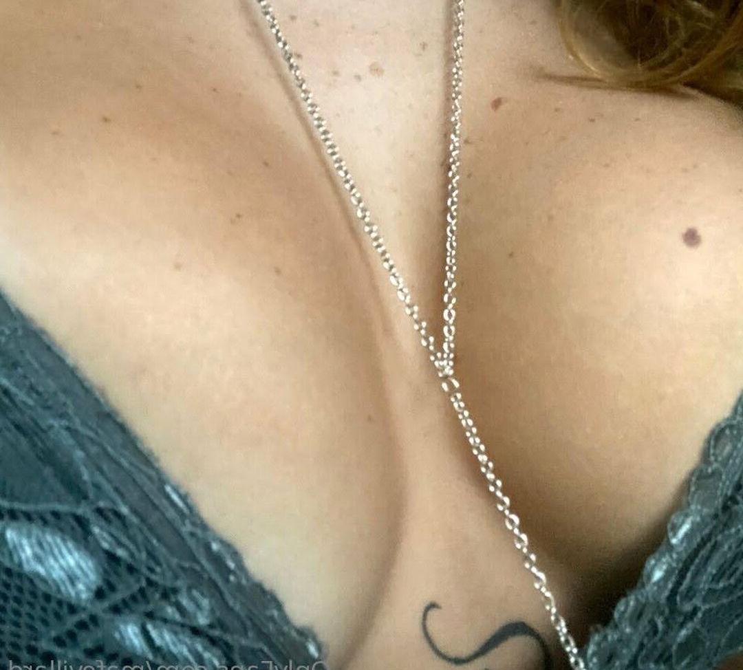 25P Ferfreits nude