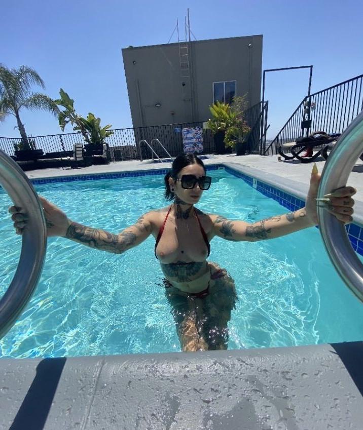 25P Taylorwhitetv nude