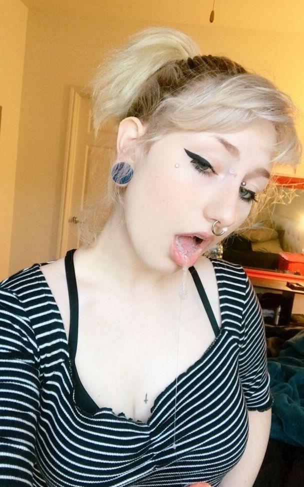 7P Poppylebeaux nude
