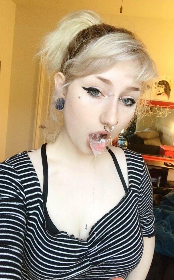 7P Poppylebeaux nude