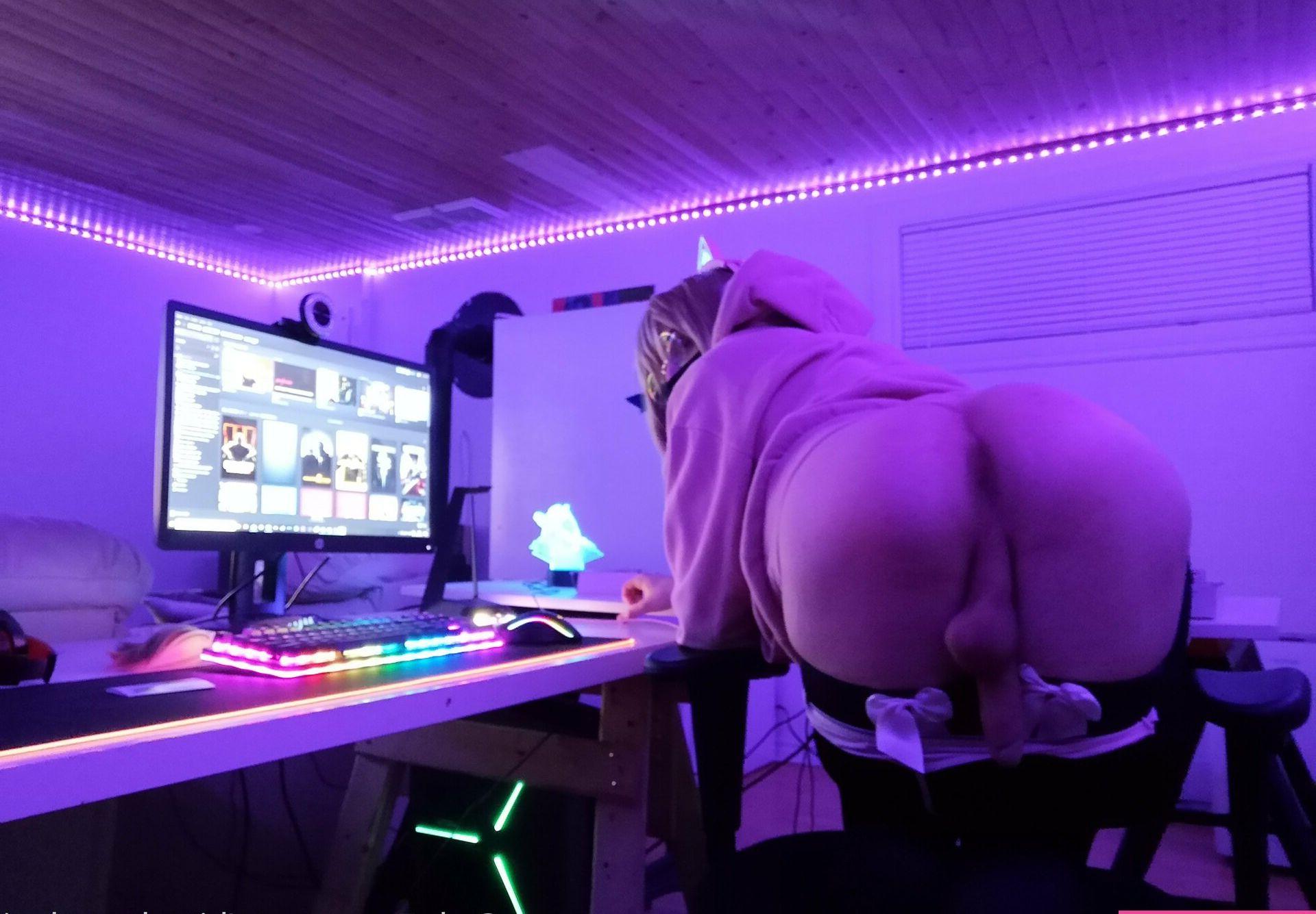 18P Kittyloverboi nackt