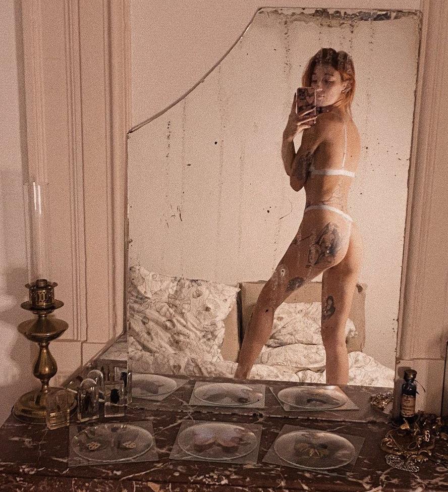 22P Emyjolie_ nude