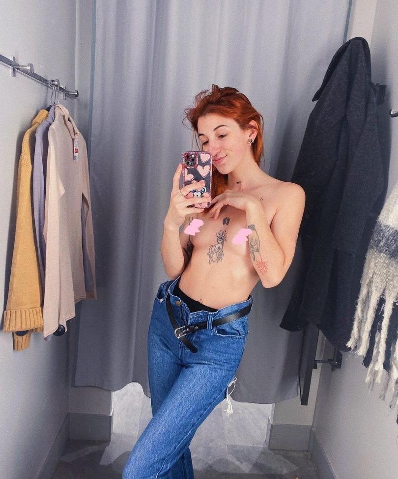 22P Emyjolie_ nude