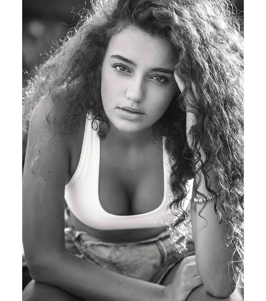 25P Liraz Nomdar nude