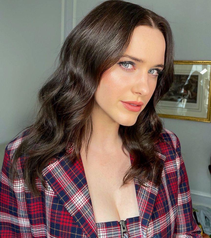 22P Rachel Brosnahan nude