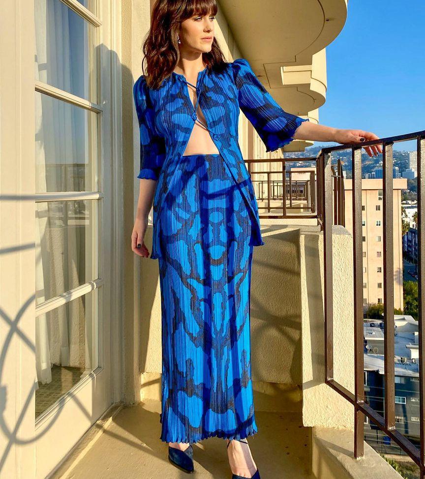 22P Rachel Brosnahan nude