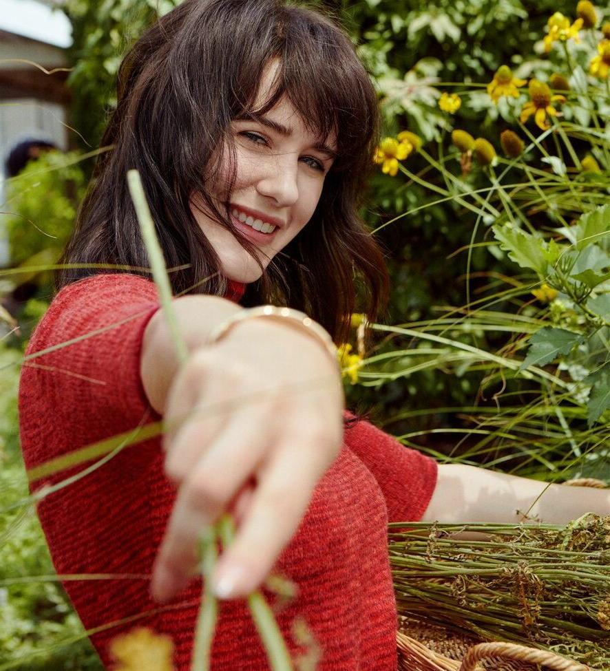 22P Rachel Brosnahan nude