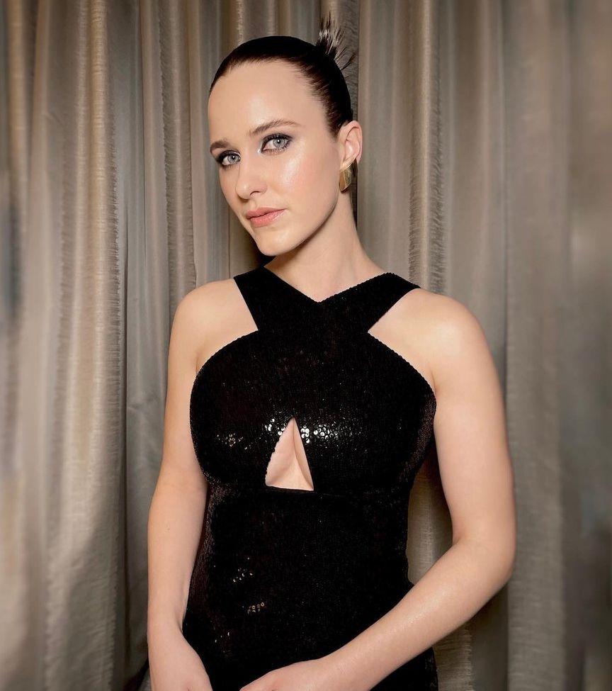 22P Rachel Brosnahan nude