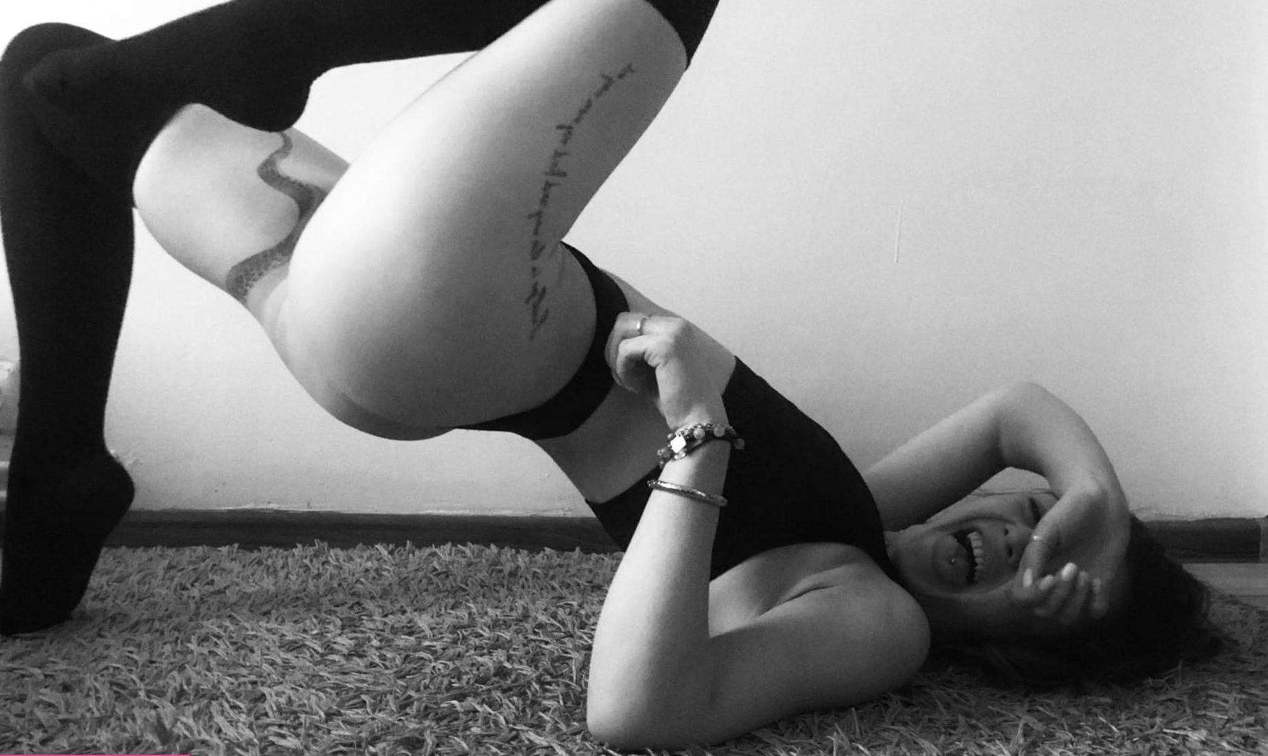 22P Alexandra Sacuiu nude