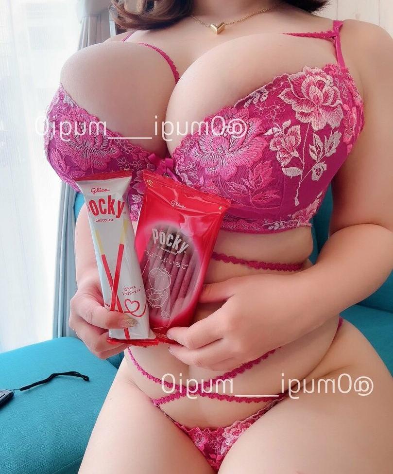 9P Mugi Mugi nude