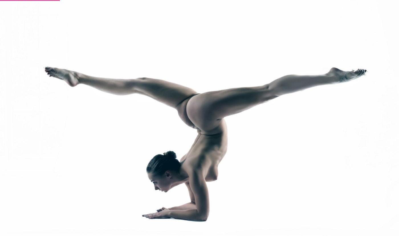 25P Anastasia Zavistovskaya nude
