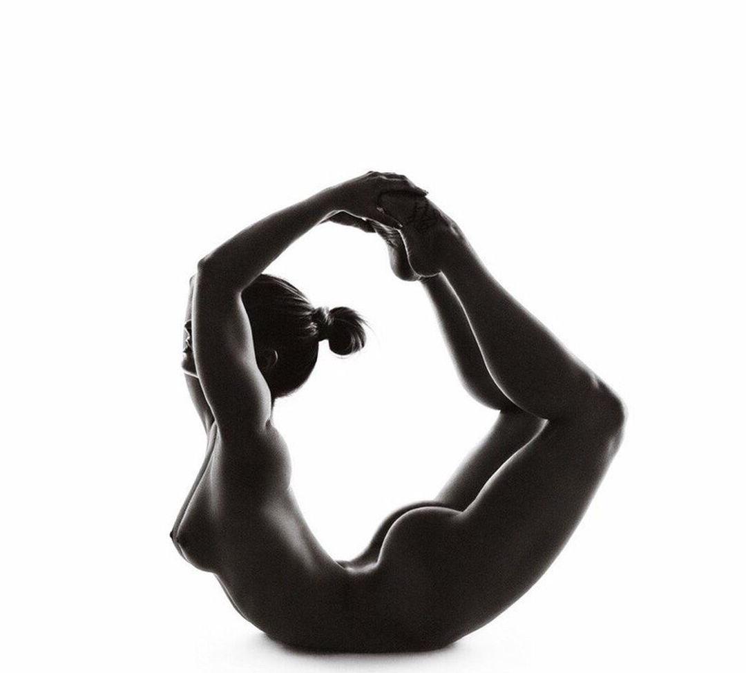 25P Anastasia Zavistovskaya nude
