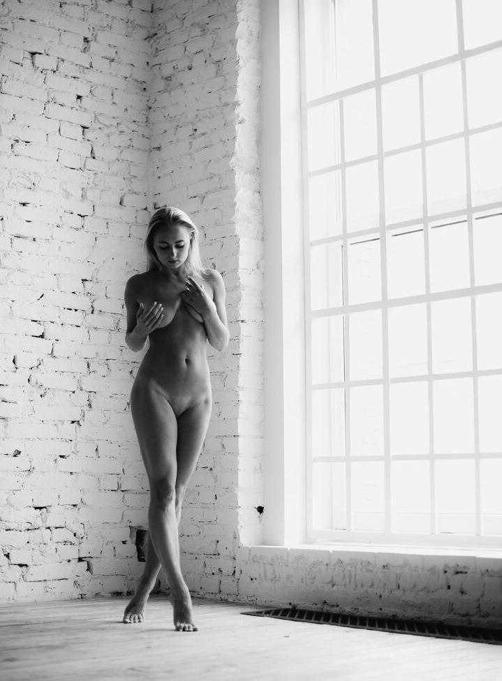 25P Anastasia Zavistovskaya nude