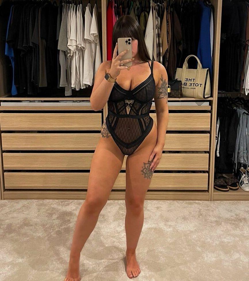 25P Beth Halsey nude