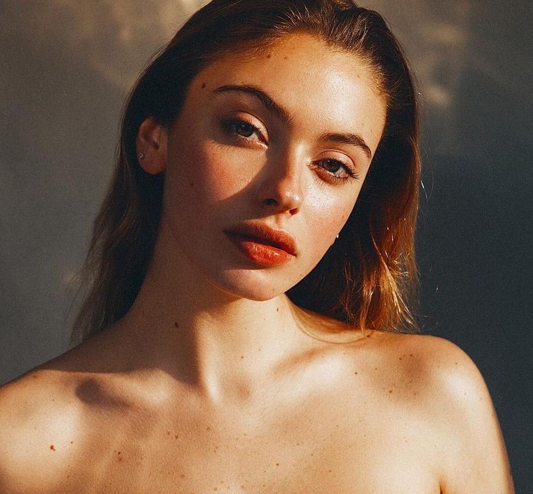 18P Cristal Nannoni nude