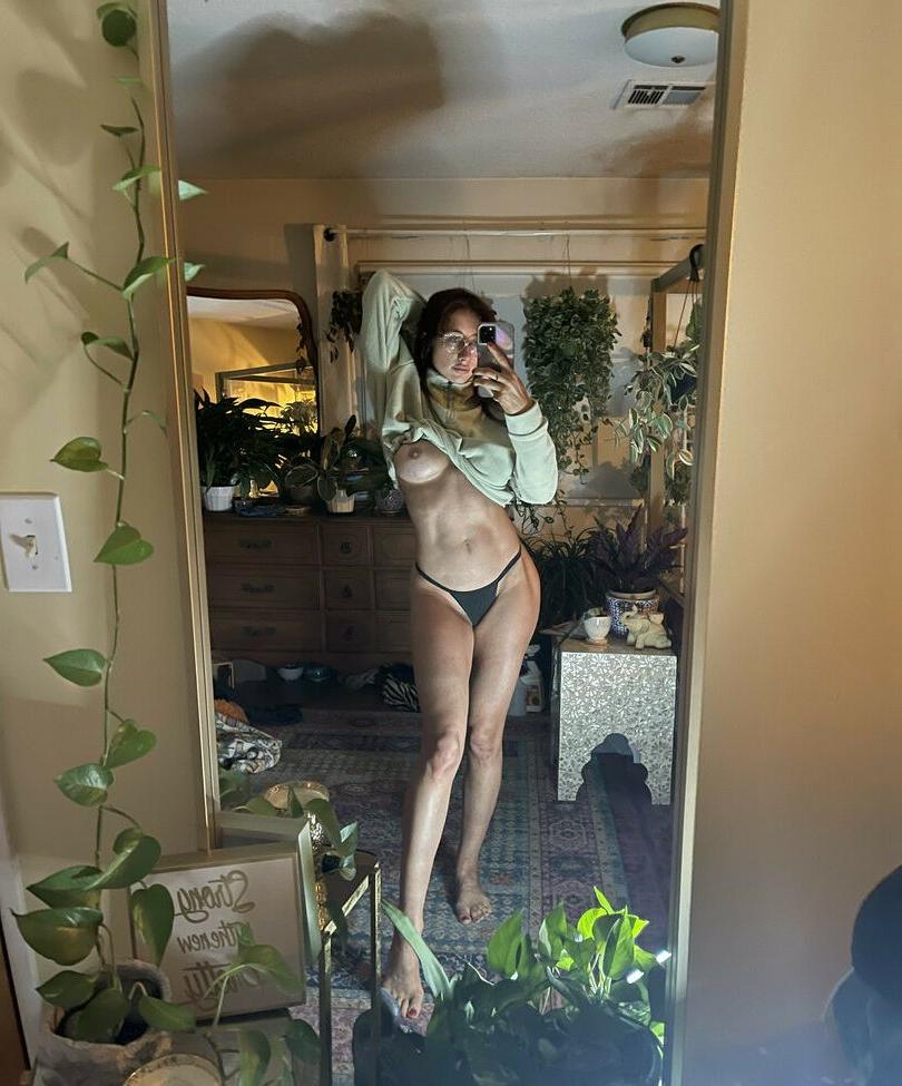 25P Mollydixx nude