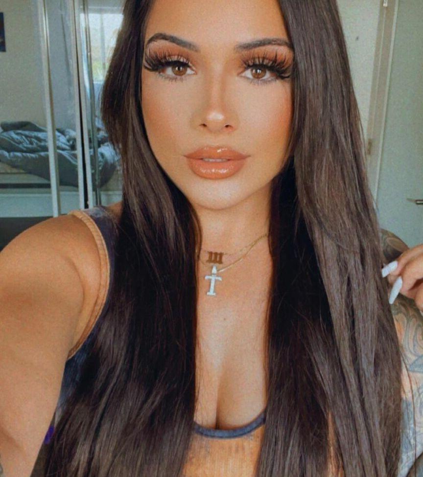 25P Taylor Stewart nude