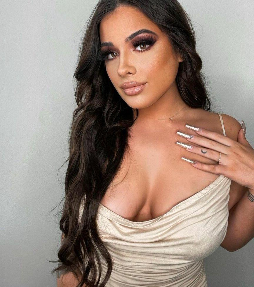 25P Taylor Stewart nude
