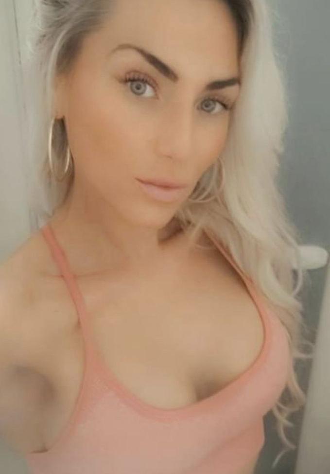 25P Sienna nude