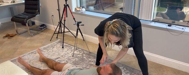25P Chiropractor nude