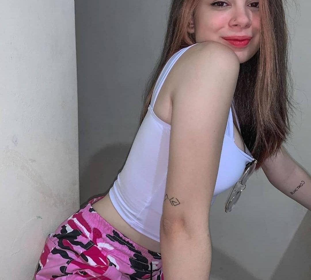 22P Karol Oliveira nude