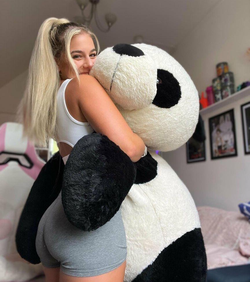 11P Littlebunny_x nude