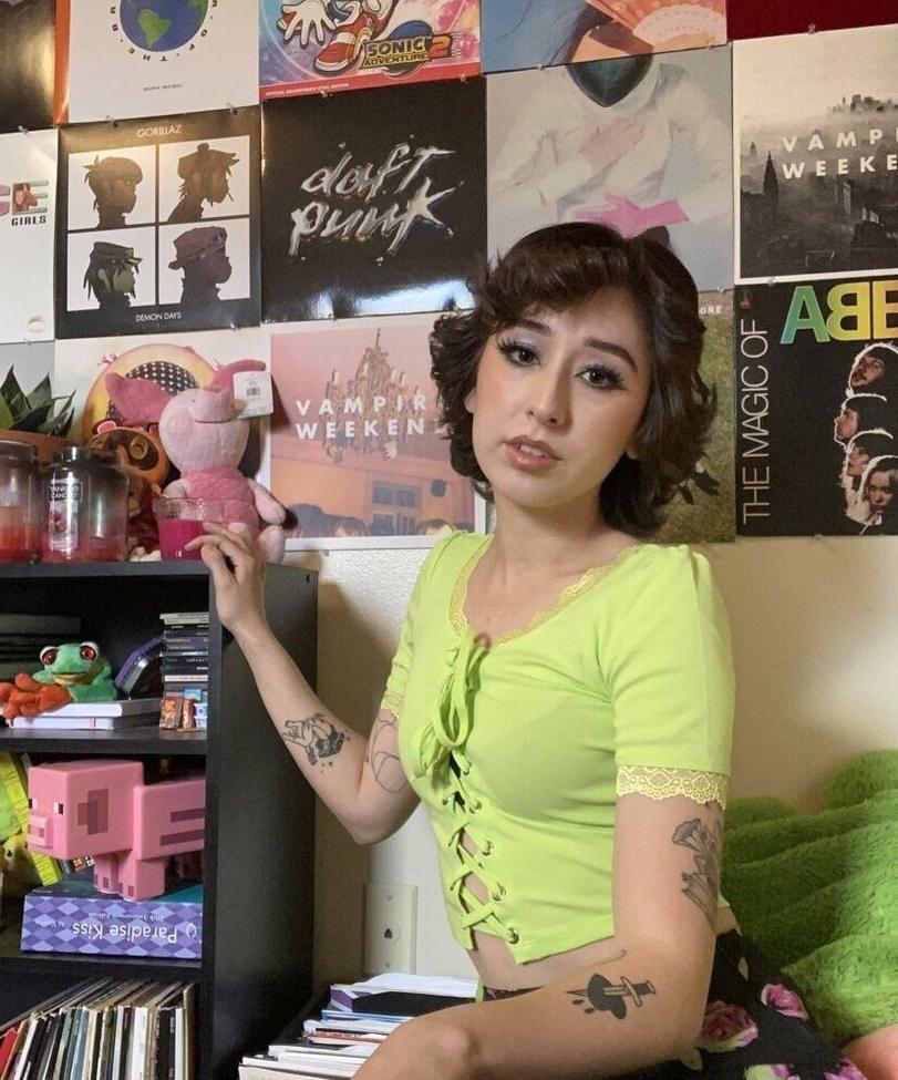 25P Dinkhoe nude