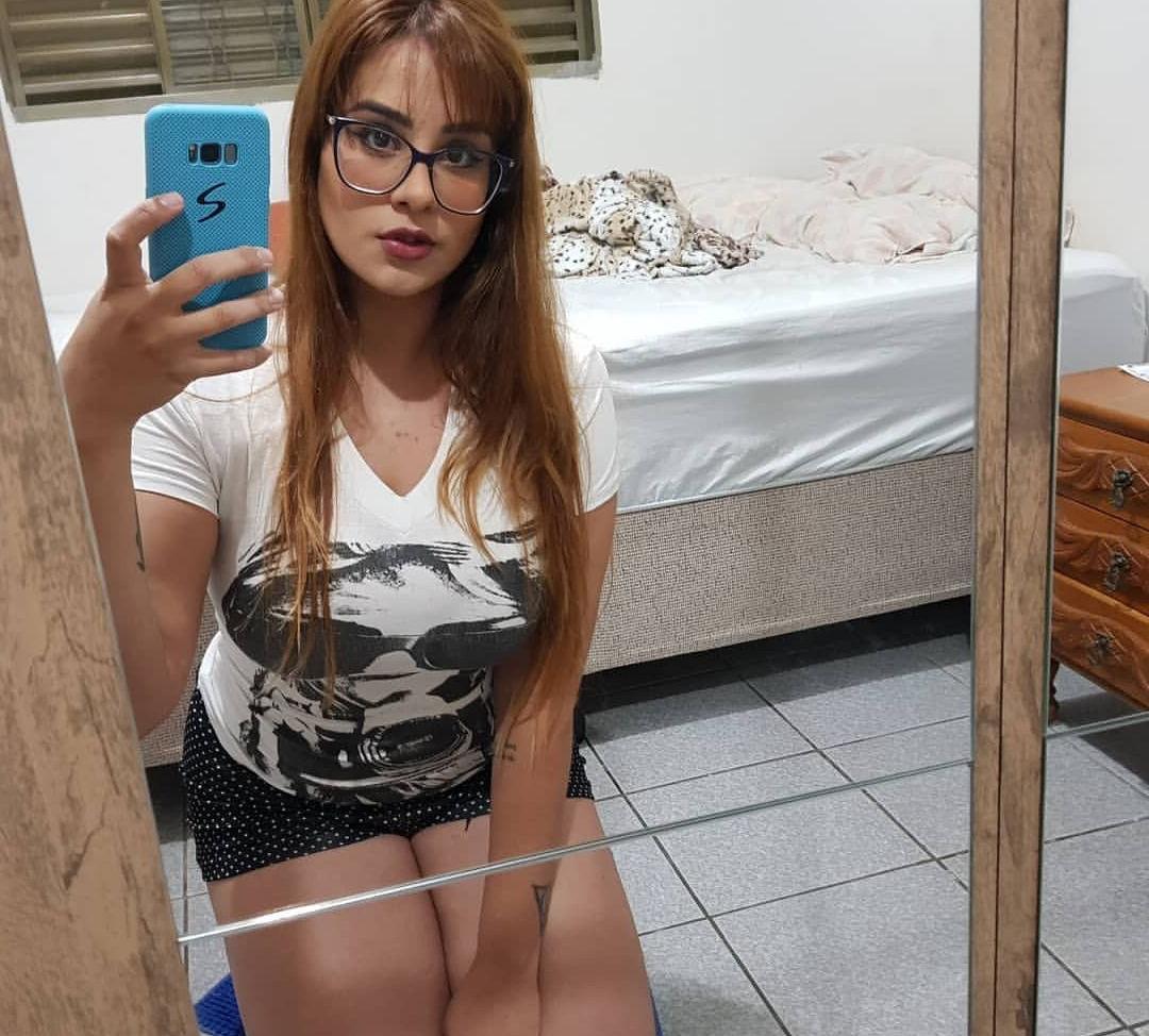 25P Isabela Barri nude