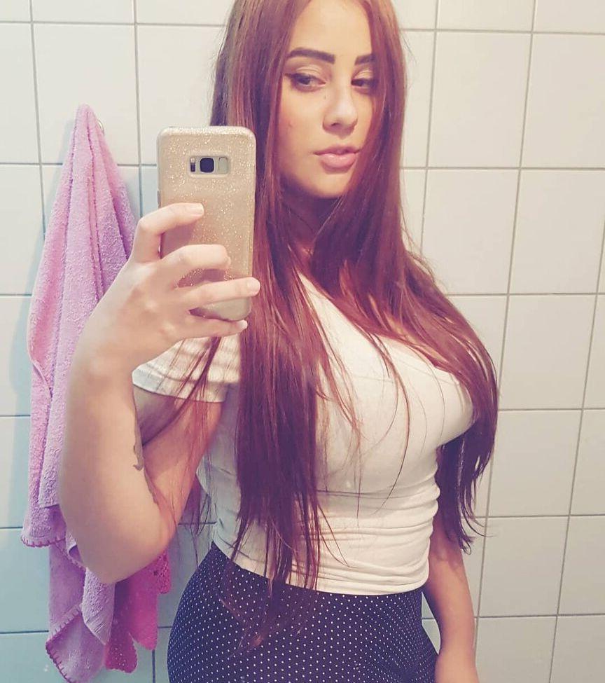 25P Isabela Barri nude