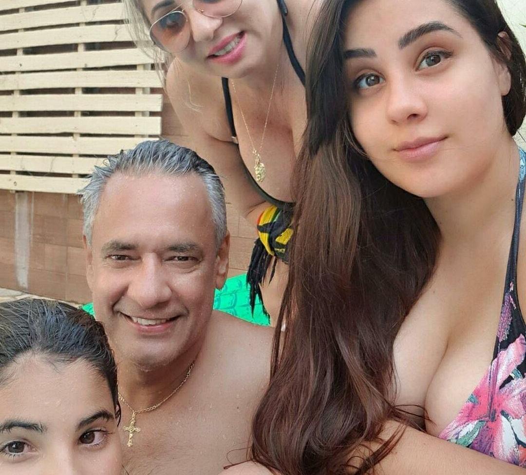 25P Isabela Barri nude
