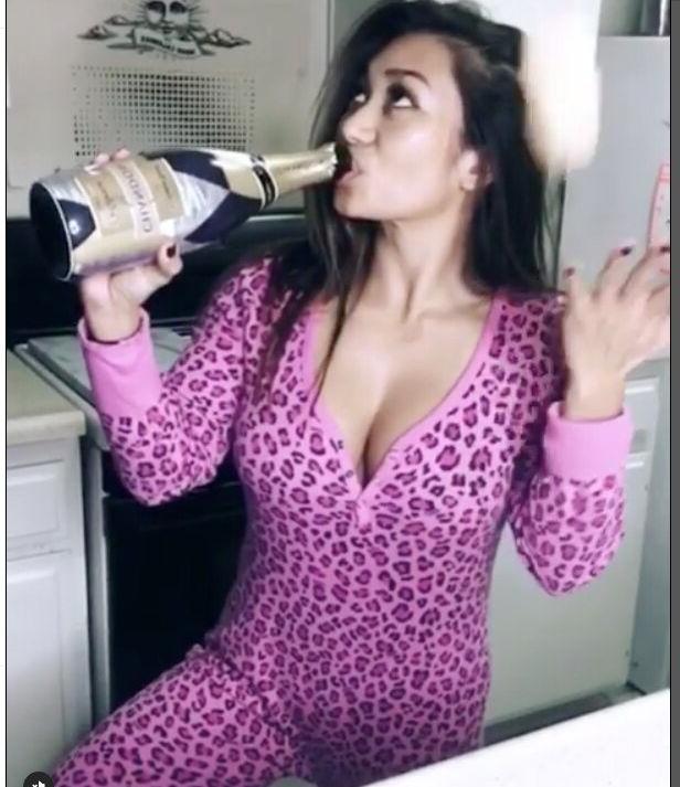 25P Jessica Lizama nude
