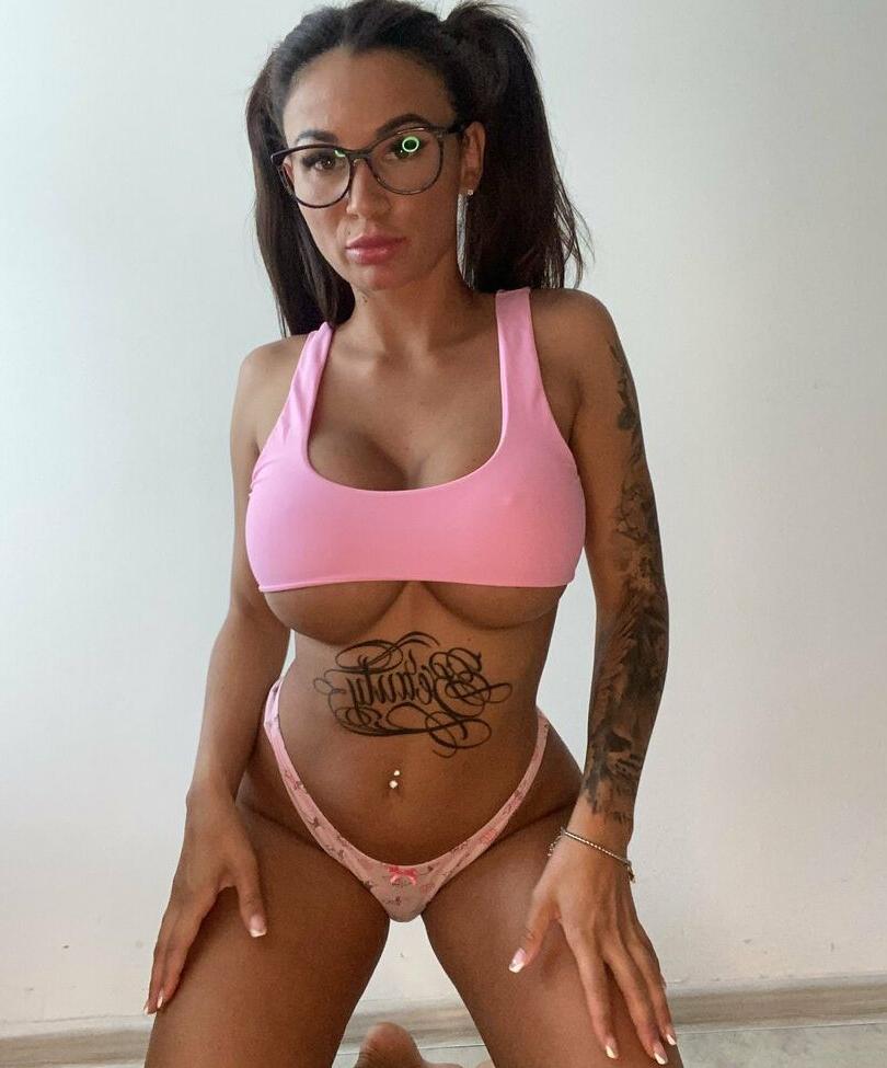 25P Meganbloomhot nude