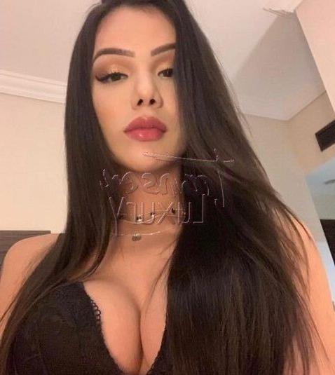 25P Victória Helena nude