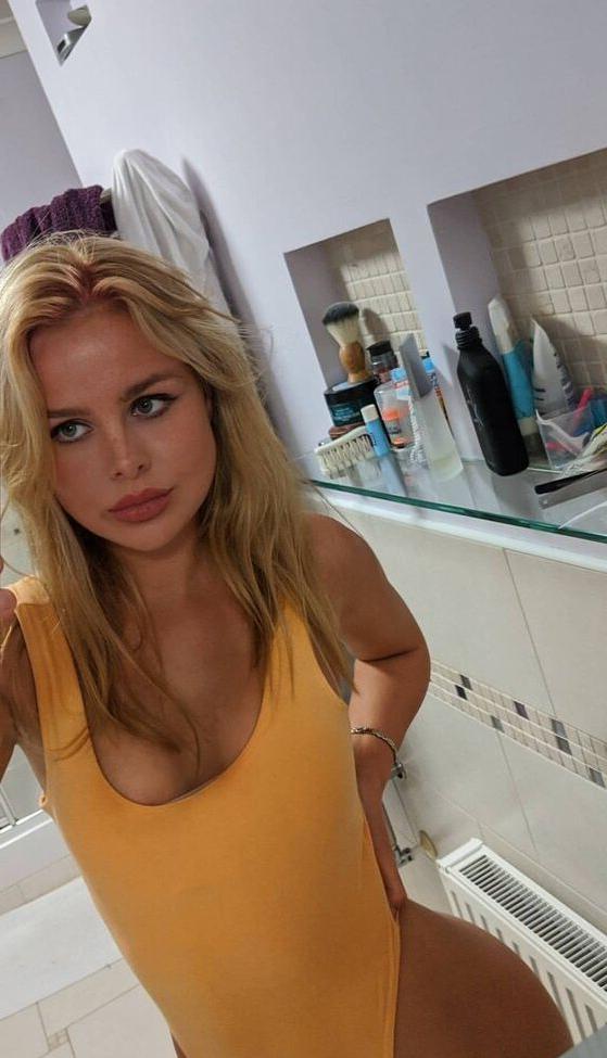 25P Sophie Pettifer nude