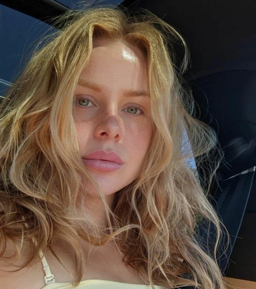 25P Sophie Pettifer nude