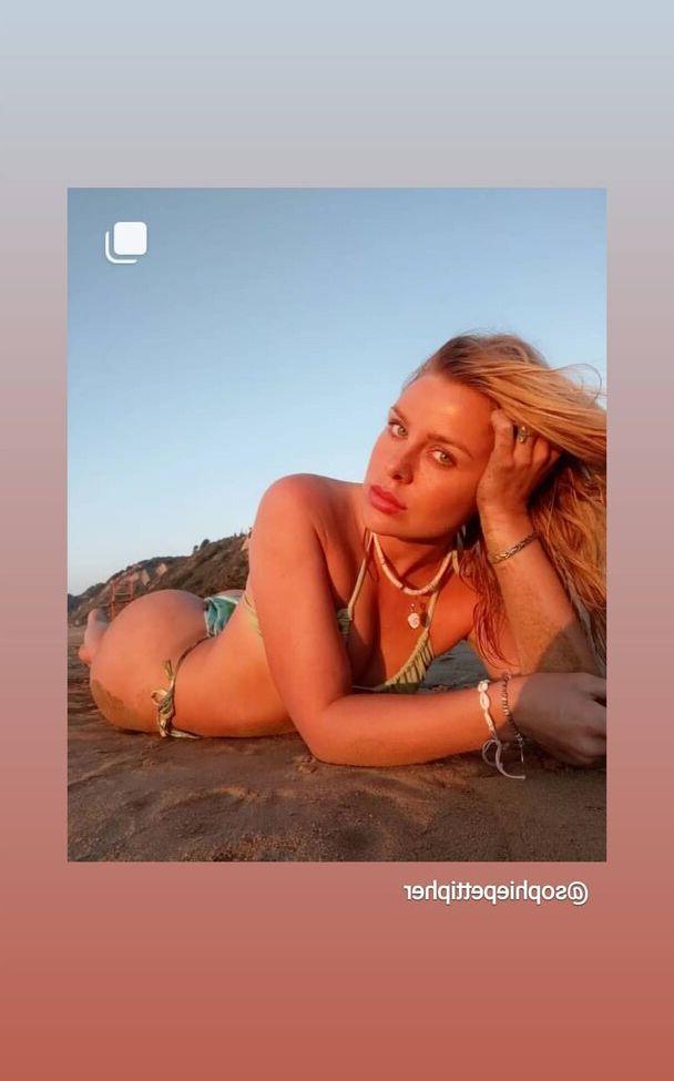 25P Sophie Pettifer nude