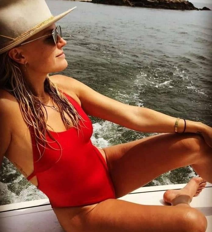 25P Malin Akerman nude