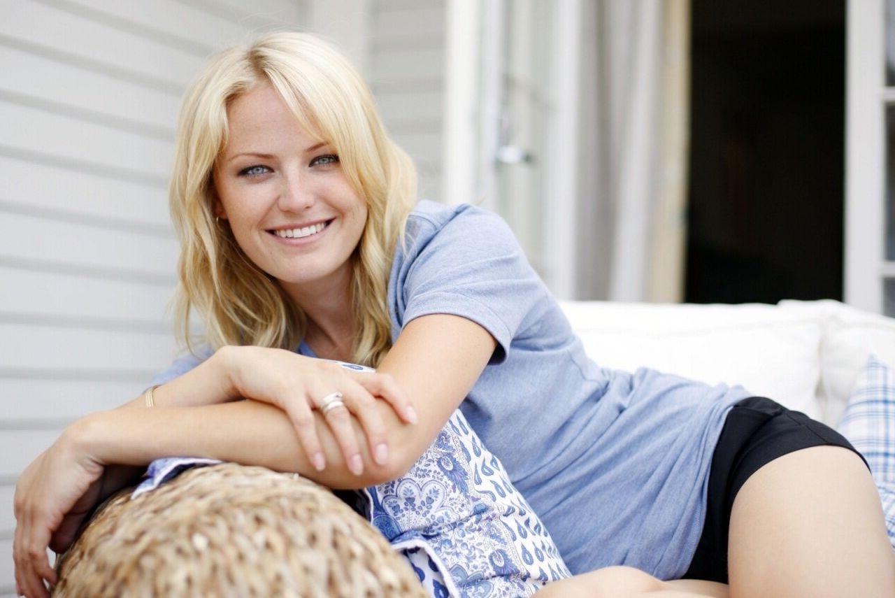 25P Malin Akerman nude