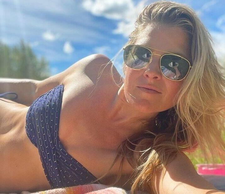 25P Ali Larter nude