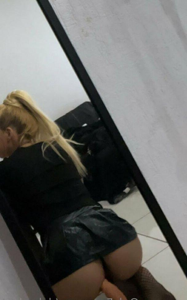 19P Deborha Zugueidy nude