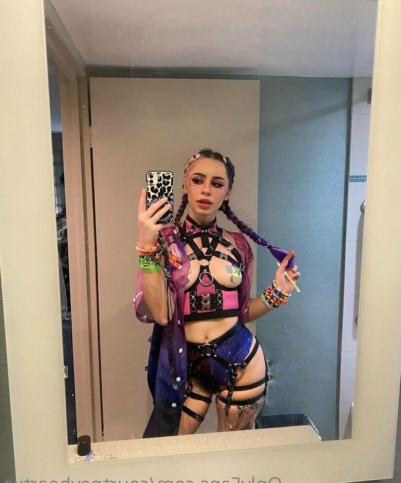 25P Courtneyheartxo nude