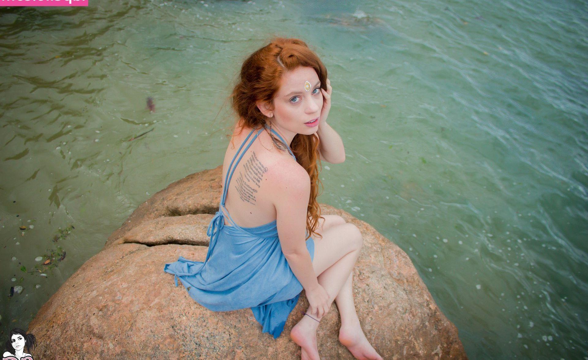 25P Auroraw Suicide nude