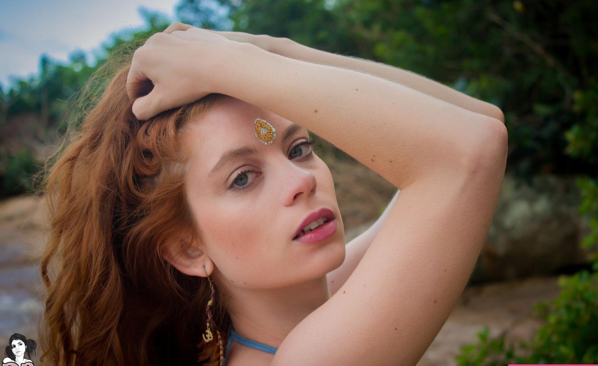 25P Auroraw Suicide nude