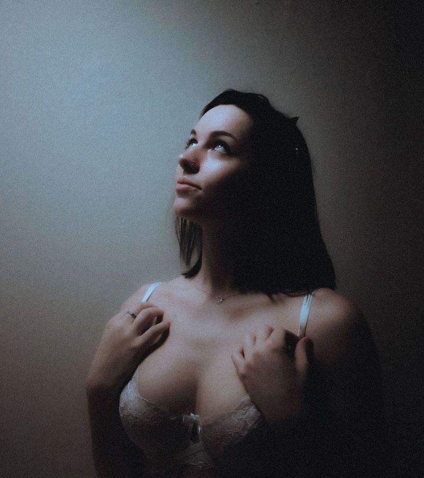 25P Rox Annie nude