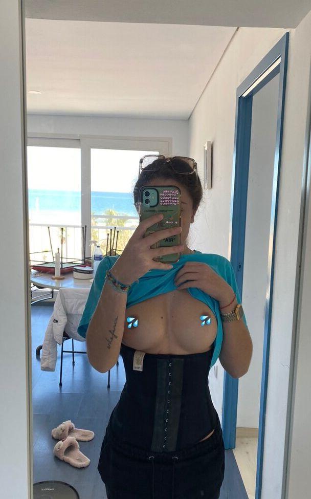 25P Janiiss nude