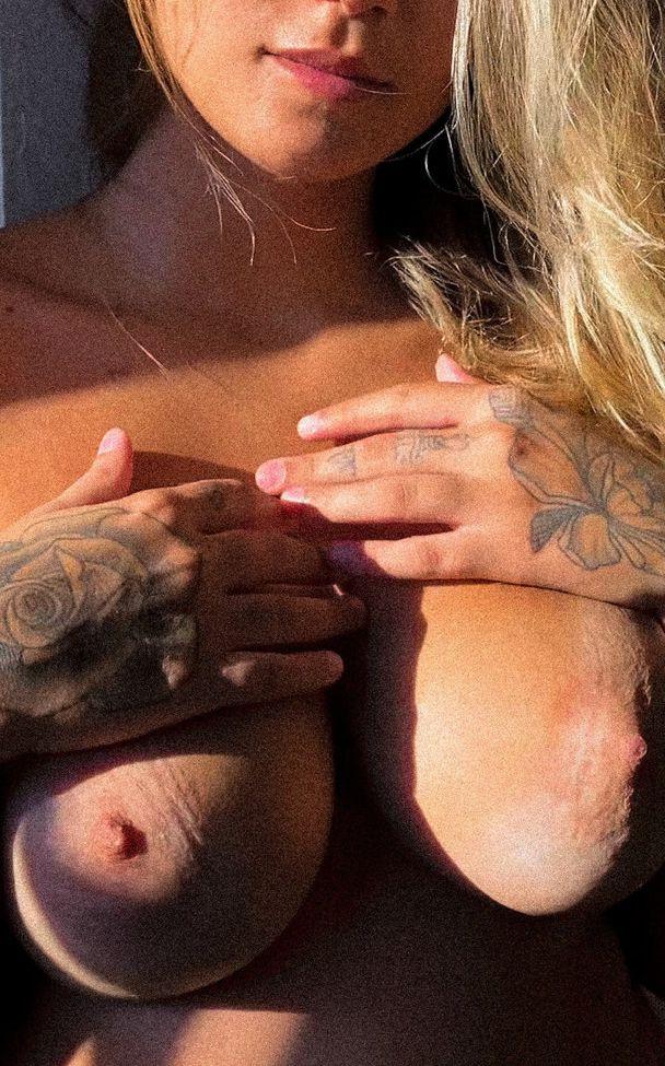 25P Julia Bhering nude